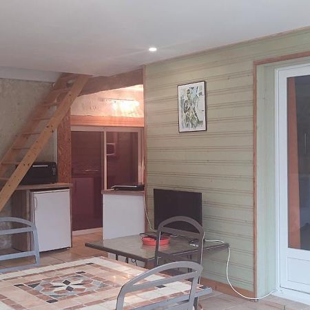Gite Cosy, Sur Jardin, Terrasse Privee, Parking Au Calme En Rdc Gémozac 외부 사진