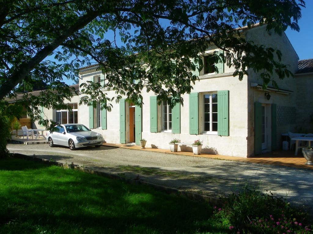 Gite Cosy, Sur Jardin, Terrasse Privee, Parking Au Calme En Rdc Gémozac 외부 사진